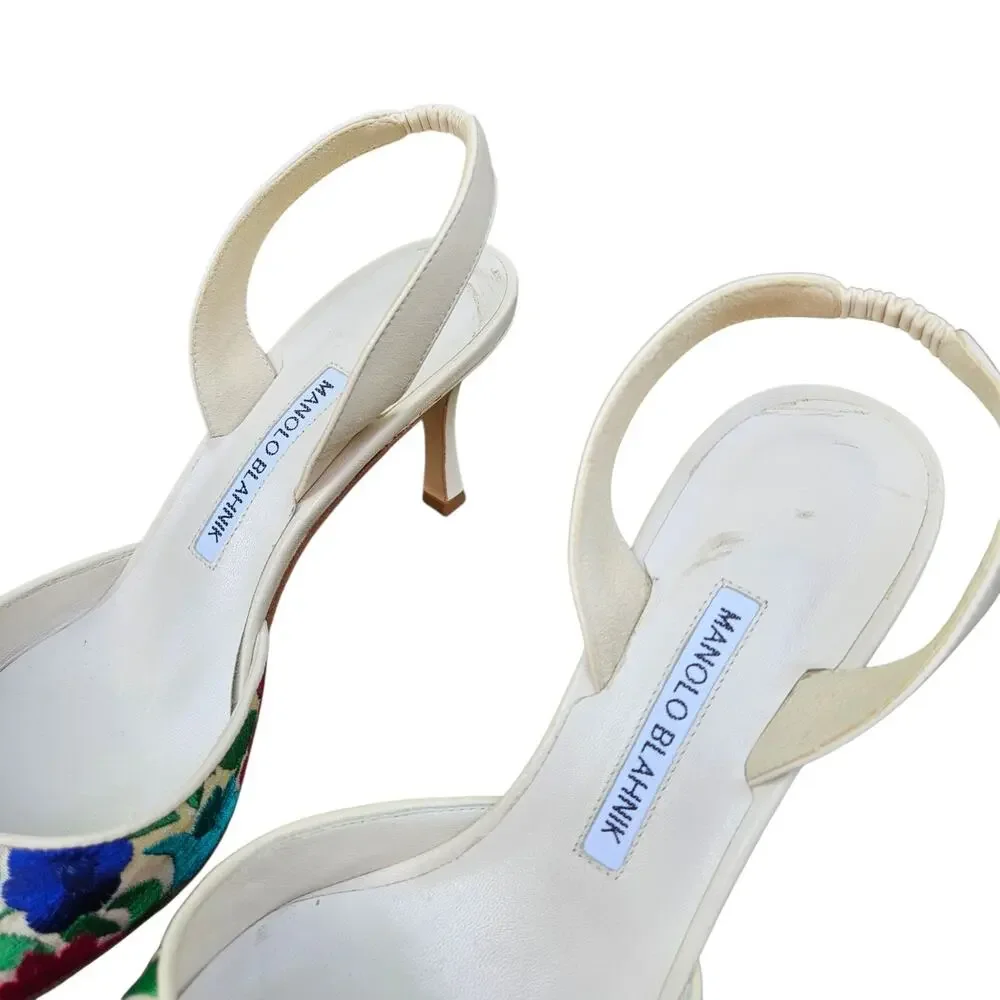 Manolo Blahnik Kitten Heels Embroidered Slingback - Size 39 EU - Picture 6 of 9